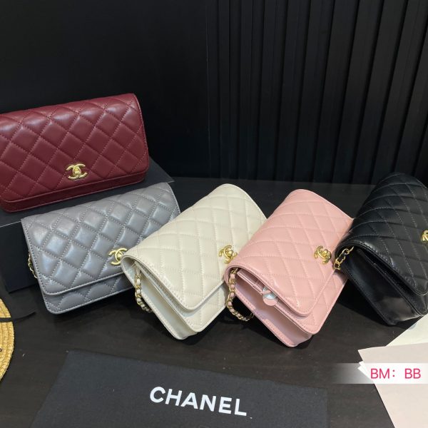 Chanel chain bag