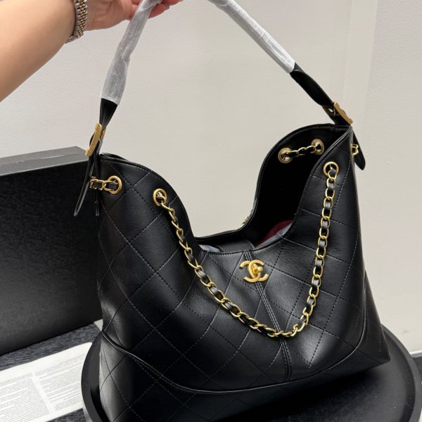 Chanel's new Hobo underarm hippie bag