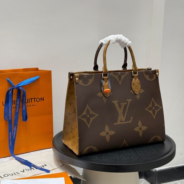 Lv cong Lin onthego tote bag