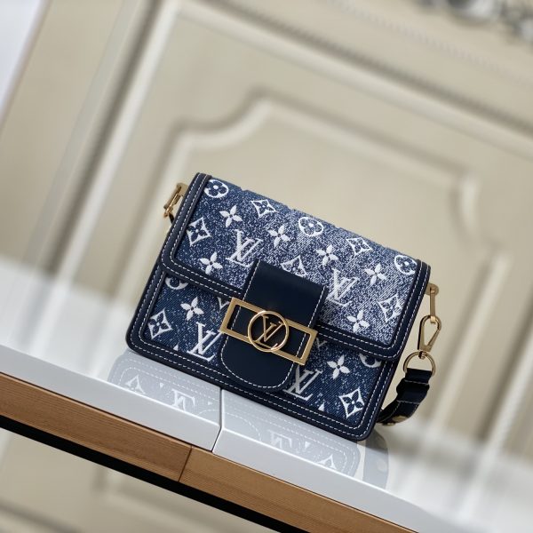 LVdauphine Daphne postman bag