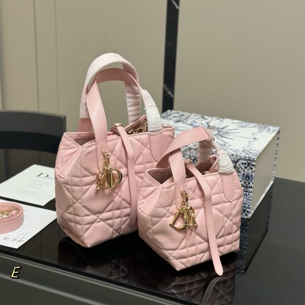 Dior's popular Toujours shopping bag