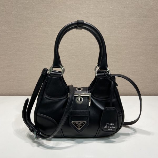 P's new Moon full leather handbag